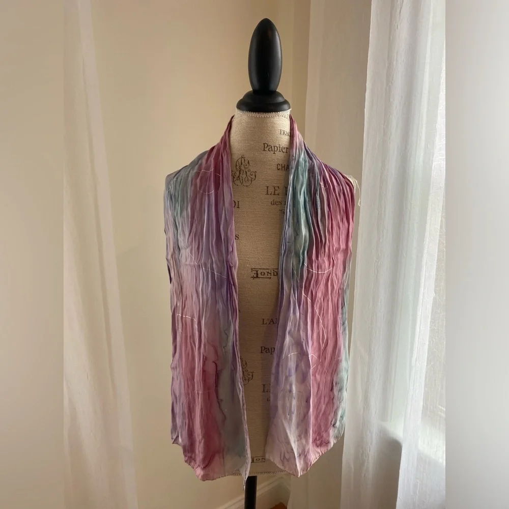Classic look blend if purple and pink color scarf